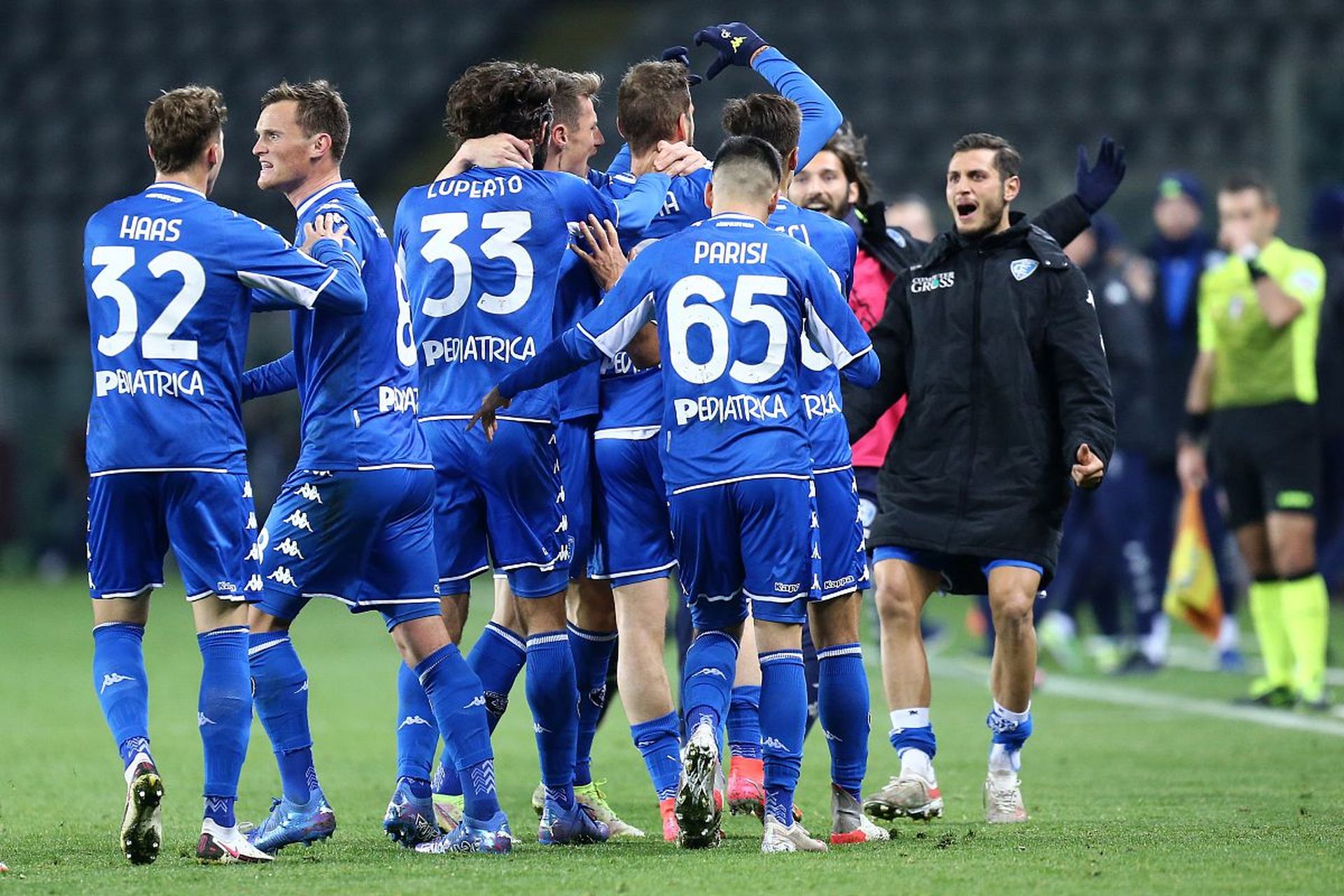 但在与西班 但在与西班